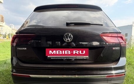 Volkswagen Tiguan II, 2018 год, 3 600 000 рублей, 4 фотография