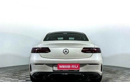 Mercedes-Benz E-Класс, 2019 год, 4 305 000 рублей, 6 фотография
