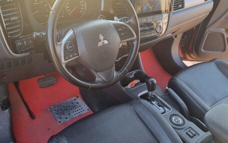 Mitsubishi Outlander III рестайлинг 3, 2012 год, 1 300 000 рублей, 5 фотография