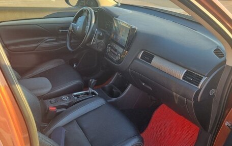 Mitsubishi Outlander III рестайлинг 3, 2012 год, 1 300 000 рублей, 7 фотография