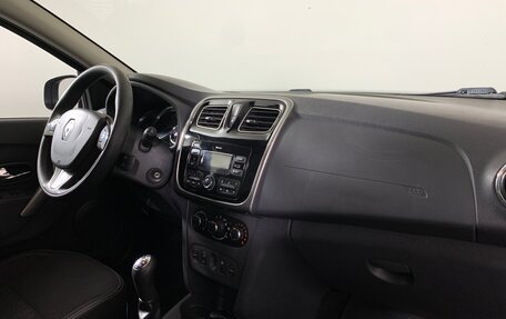 Renault Logan II, 2017 год, 685 000 рублей, 13 фотография