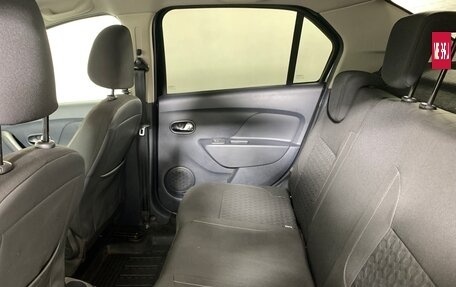 Renault Logan II, 2017 год, 685 000 рублей, 18 фотография