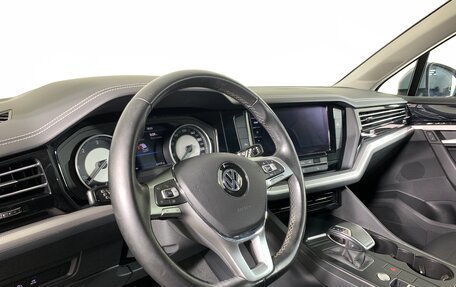 Volkswagen Touareg III, 2018 год, 4 875 000 рублей, 11 фотография