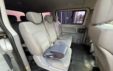 Hyundai H-1 II рестайлинг, 2013 год, 2 100 000 рублей, 20 фотография