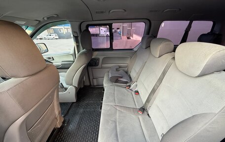 Hyundai H-1 II рестайлинг, 2013 год, 2 100 000 рублей, 23 фотография