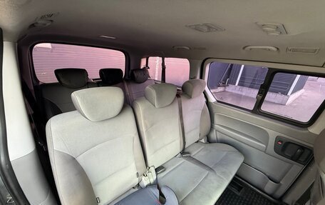 Hyundai H-1 II рестайлинг, 2013 год, 2 100 000 рублей, 21 фотография
