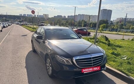 Mercedes-Benz E-Класс, 2018 год, 1 750 000 рублей, 5 фотография