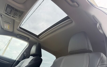 Lexus RX IV рестайлинг, 2019 год, 5 150 000 рублей, 10 фотография