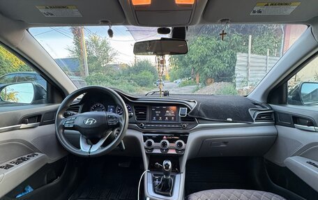 Hyundai Elantra VI рестайлинг, 2019 год, 1 620 000 рублей, 8 фотография