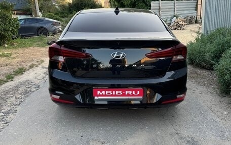 Hyundai Elantra VI рестайлинг, 2019 год, 1 620 000 рублей, 4 фотография