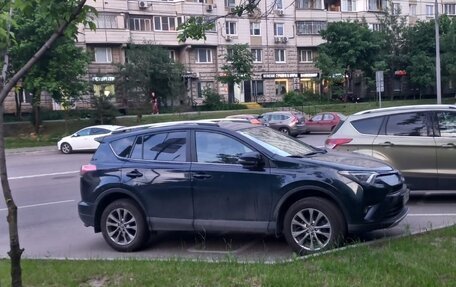 Toyota RAV4, 2018 год, 3 400 000 рублей, 3 фотография
