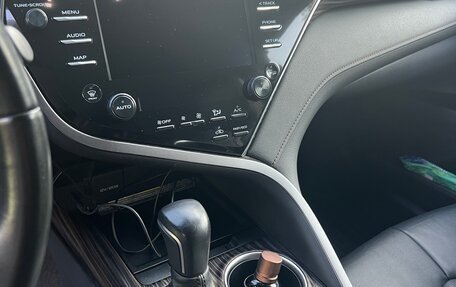 Toyota Camry, 2018 год, 2 650 000 рублей, 9 фотография
