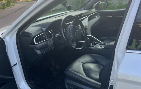 Toyota Camry, 2018 год, 2 650 000 рублей, 6 фотография