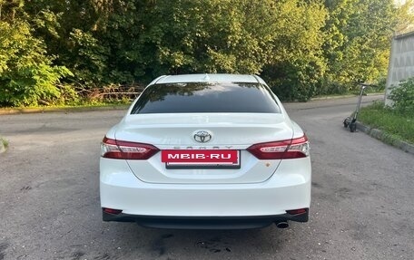 Toyota Camry, 2018 год, 2 650 000 рублей, 4 фотография