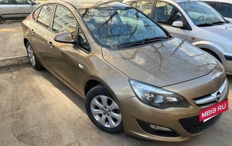 Opel Astra J, 2013 год, 1 030 000 рублей, 2 фотография