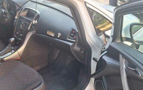 Opel Astra J, 2011 год, 620 000 рублей, 4 фотография