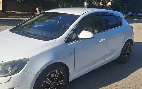 Opel Astra J, 2011 год, 620 000 рублей, 10 фотография