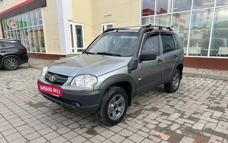 Chevrolet Niva I рестайлинг, 2015 год, 785 000 рублей, 3 фотография