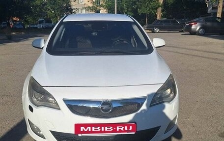 Opel Astra J, 2011 год, 620 000 рублей, 5 фотография