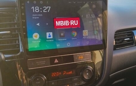 Mitsubishi Outlander III рестайлинг 3, 2019 год, 2 300 000 рублей, 7 фотография