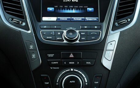 Hyundai Santa Fe III рестайлинг, 2012 год, 1 900 000 рублей, 11 фотография