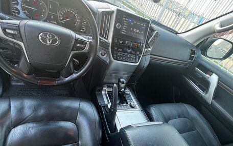 Toyota Land Cruiser 200, 2016 год, 6 500 000 рублей, 25 фотография