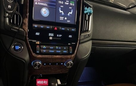 Toyota Land Cruiser 200, 2016 год, 7 000 000 рублей, 16 фотография