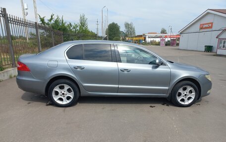 Skoda Superb III рестайлинг, 2010 год, 670 000 рублей, 3 фотография