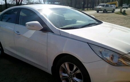 Hyundai Sonata VI, 2010 год, 1 050 000 рублей, 2 фотография