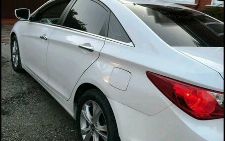 Hyundai Sonata VI, 2010 год, 1 050 000 рублей, 4 фотография