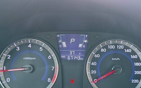 Hyundai Solaris II рестайлинг, 2012 год, 1 150 000 рублей, 10 фотография