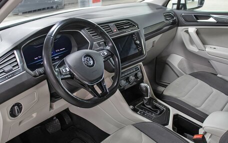 Volkswagen Tiguan II, 2017 год, 2 149 000 рублей, 16 фотография