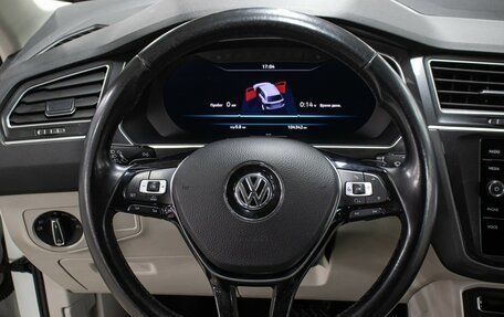 Volkswagen Tiguan II, 2017 год, 2 149 000 рублей, 17 фотография
