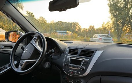 Hyundai Solaris II рестайлинг, 2016 год, 900 000 рублей, 27 фотография
