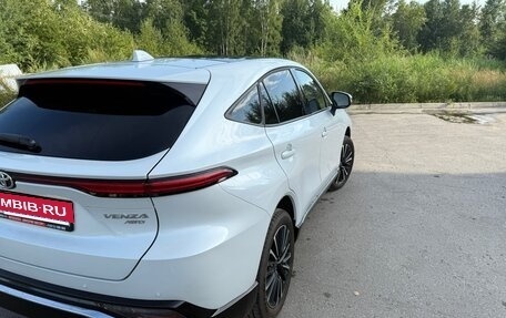 Toyota Venza, 2023 год, 5 200 000 рублей, 5 фотография