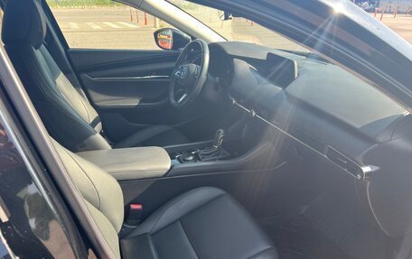 Mazda 3, 2019 год, 1 900 000 рублей, 24 фотография