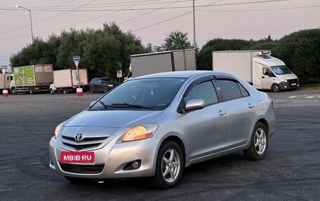 Toyota Yaris III рестайлинг, 2008 год, 670 000 рублей, 1 фотография
