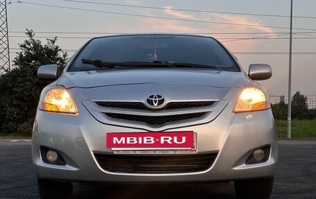 Toyota Yaris III рестайлинг, 2008 год, 670 000 рублей, 3 фотография