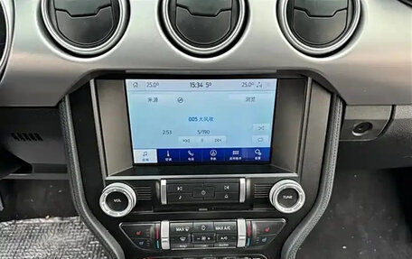 Ford Mustang VI рестайлинг, 2021 год, 2 700 213 рублей, 10 фотография