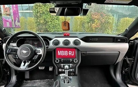 Ford Mustang VI рестайлинг, 2021 год, 2 700 213 рублей, 12 фотография