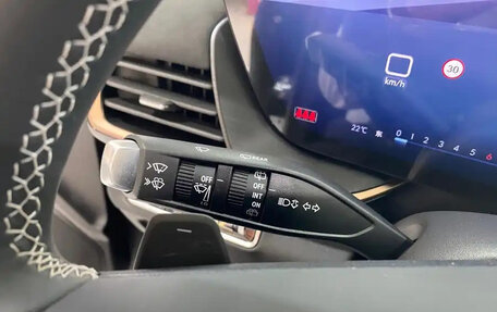Buick Envision, 2024 год, 2 230 596 рублей, 25 фотография