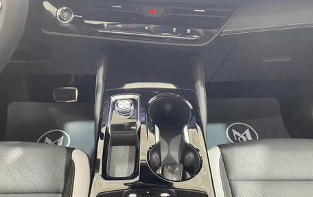 Buick Envision, 2024 год, 2 230 596 рублей, 26 фотография