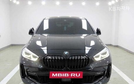 BMW 1 серия, 2022 год, 2 535 010 рублей, 1 фотография