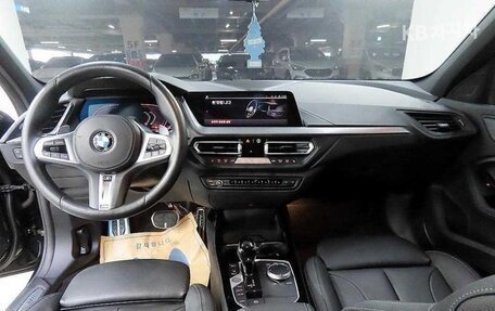BMW 1 серия, 2022 год, 2 535 010 рублей, 8 фотография