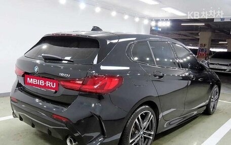 BMW 1 серия, 2022 год, 2 535 010 рублей, 4 фотография