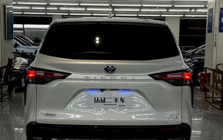 Toyota Sienna, 2021 год, 3 700 999 рублей, 3 фотография