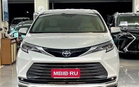 Toyota Sienna, 2021 год, 3 700 999 рублей, 2 фотография