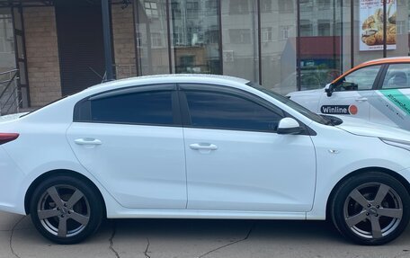 KIA Rio IV, 2020 год, 1 350 000 рублей, 2 фотография