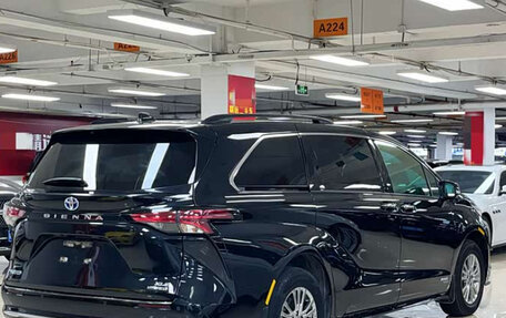 Toyota Sienna, 2022 год, 3 269 850 рублей, 4 фотография
