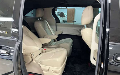 Toyota Sienna, 2022 год, 3 269 850 рублей, 7 фотография